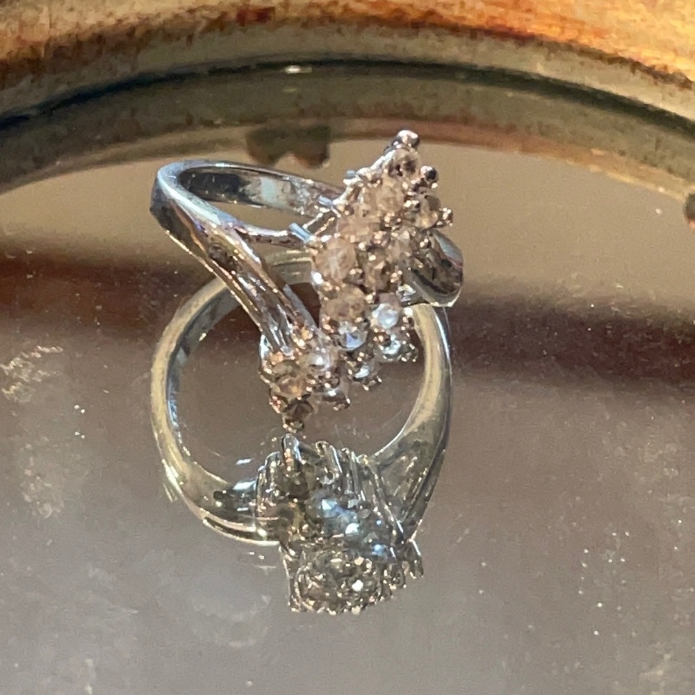 18 HGE size 4.5 fashion ring